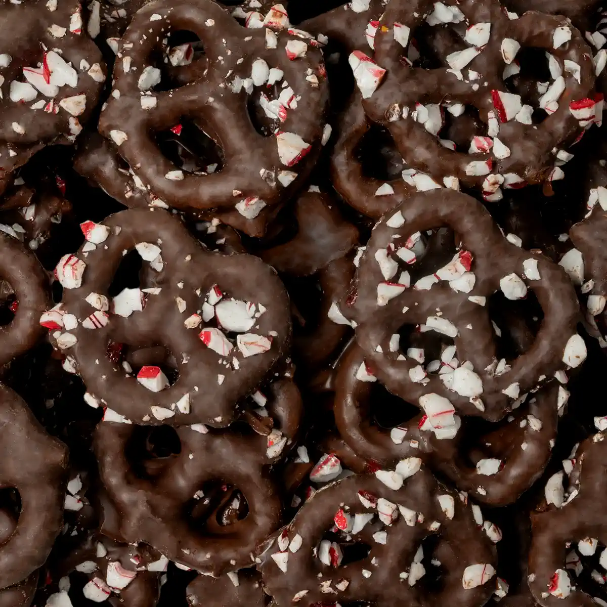 Dark Chocolate Pretzels with Peppermint Dark Chocolate Pretzels with Peppermint